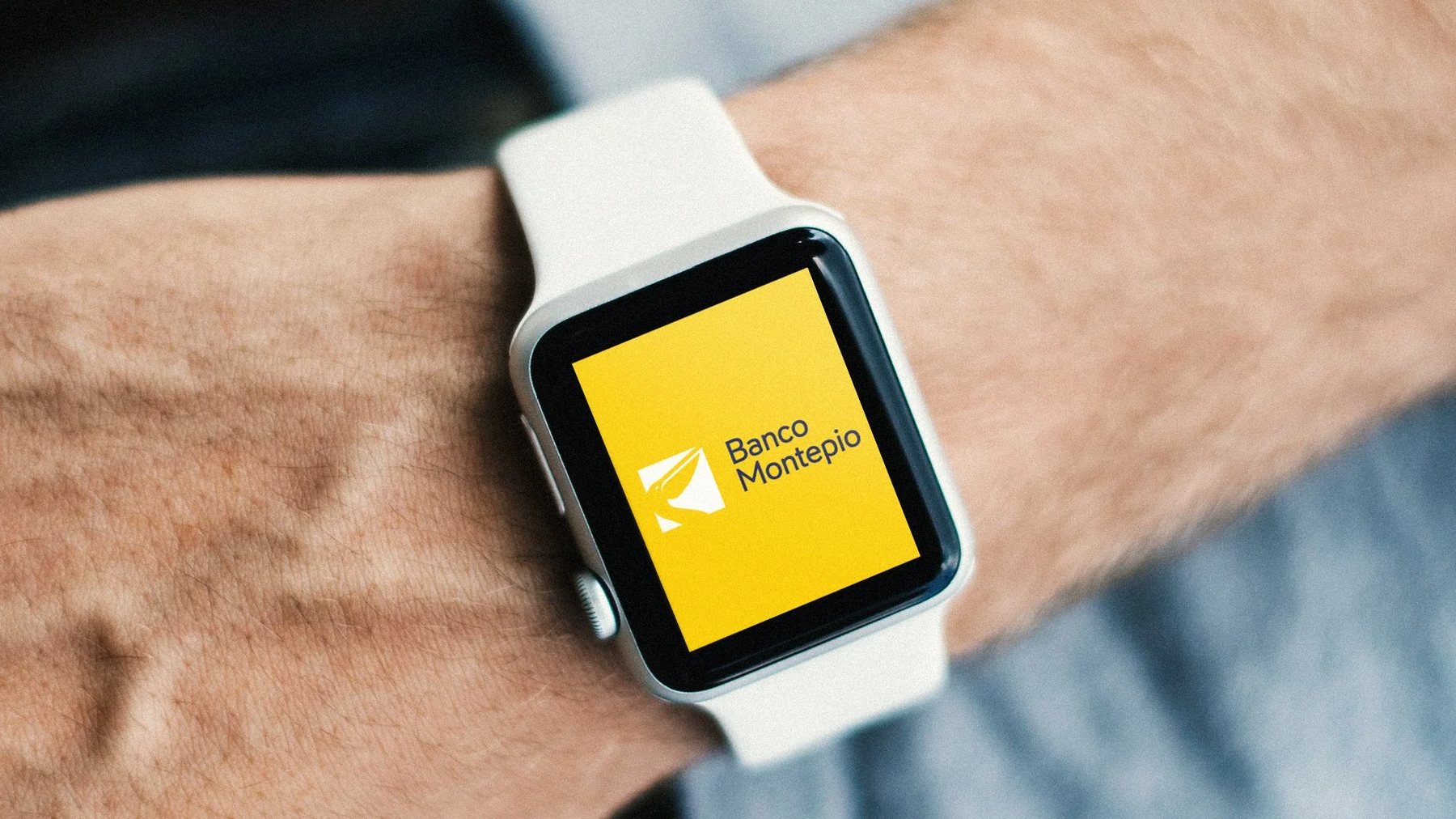 Banco Montepio app icon on a smartwatch